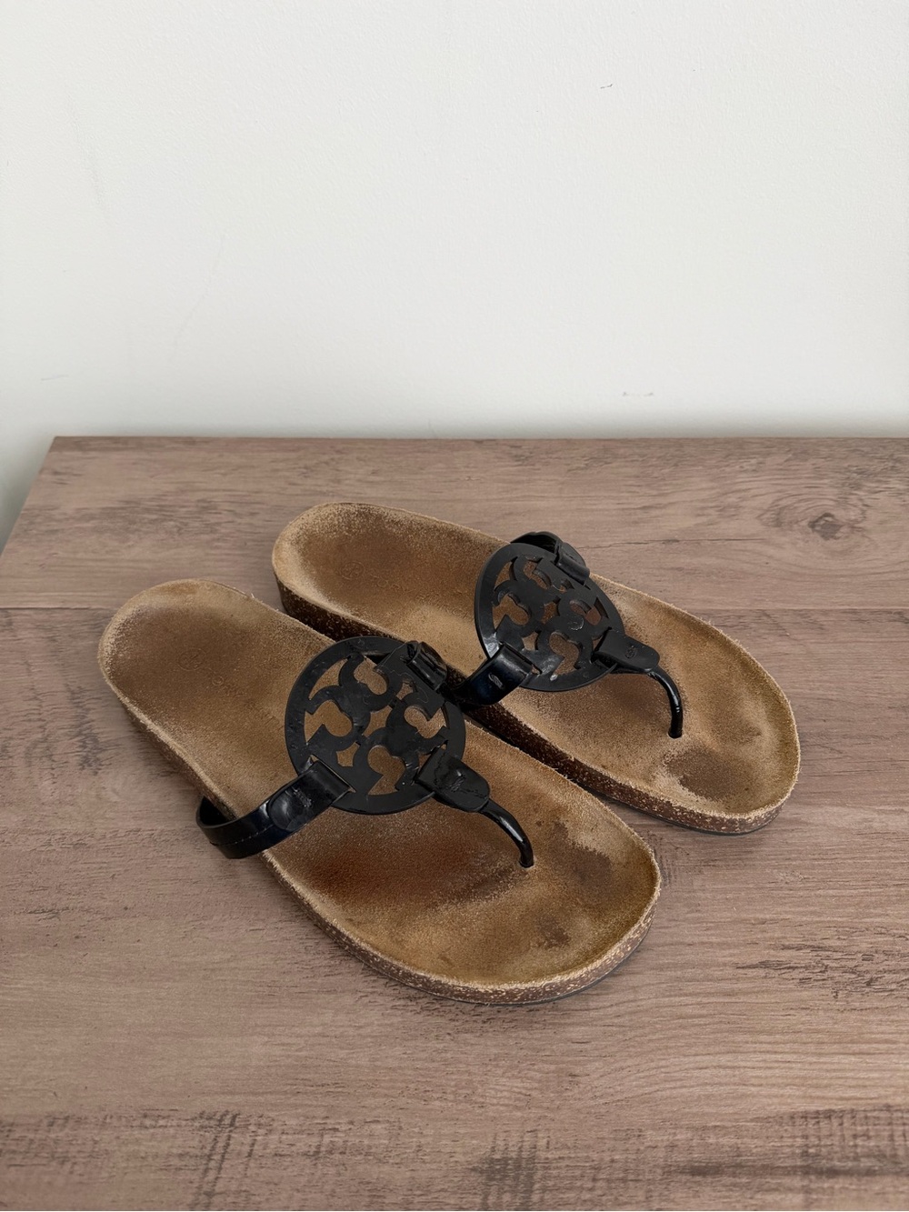 Tory Burch Patent Leather Flip Flops Size 9